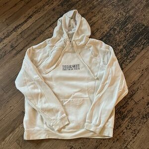 Worn only a couple of times. Like new.
